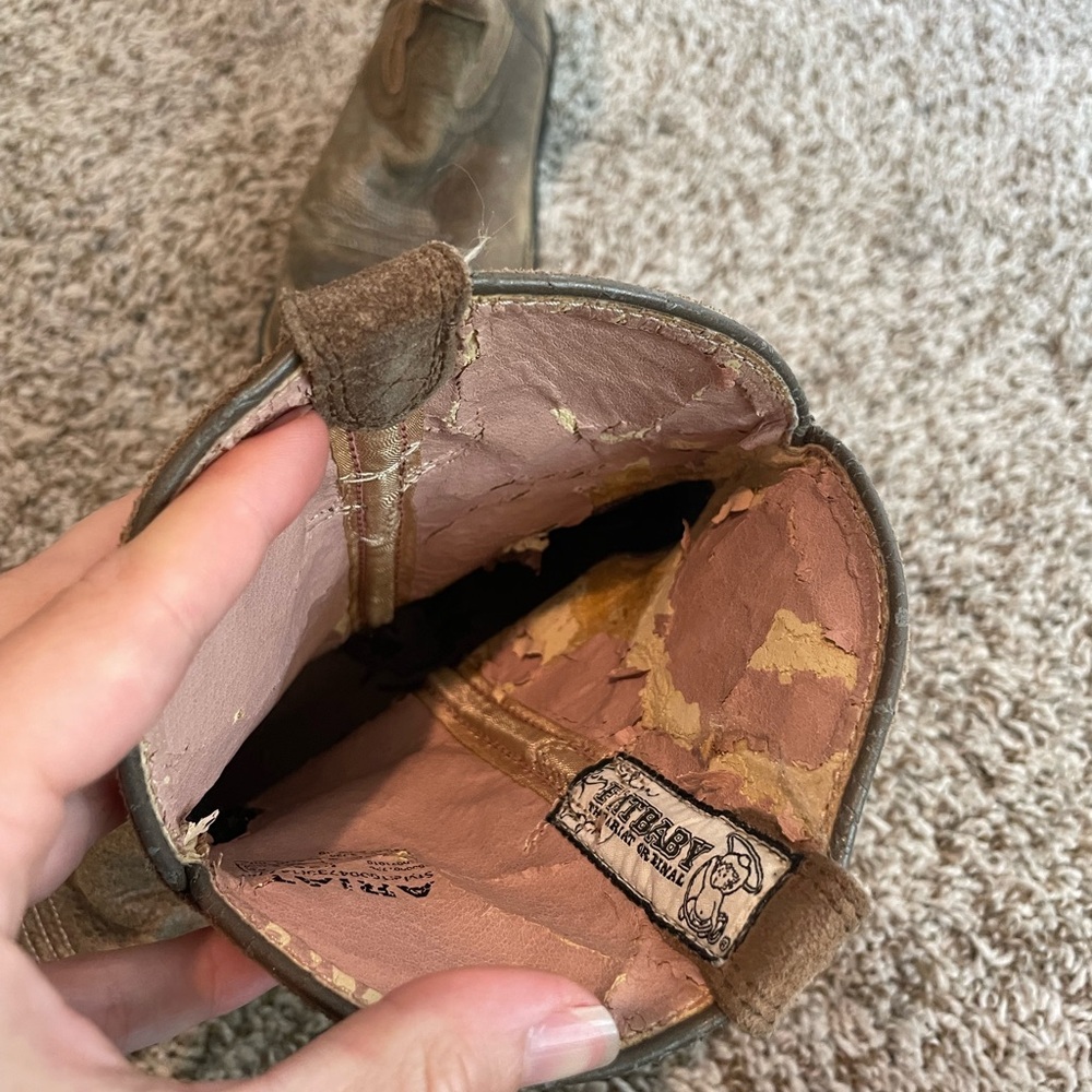 Ariat Fat Baby Cowgirl Boots with Pink Embroidery - Picture 7 of 7
